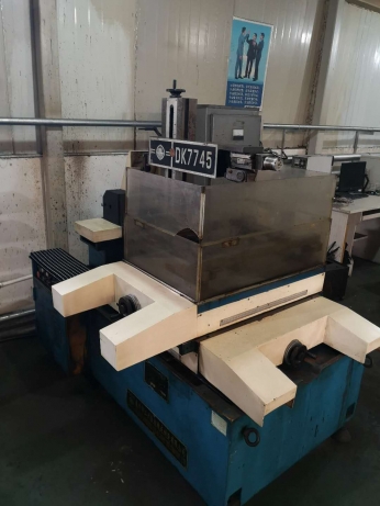 營(yíng)口鑫白云機(jī)械有限公司