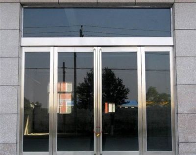 大連鴻鑫白鋼門業有限公司