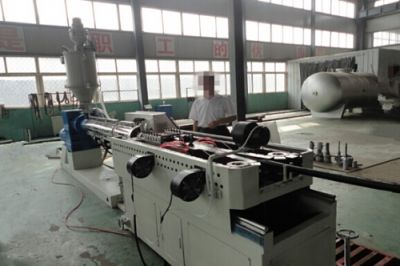 青島合塑塑料機(jī)械制造有限公司