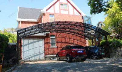 引領(lǐng)著國內(nèi)優(yōu)質(zhì)汽車停車棚市場