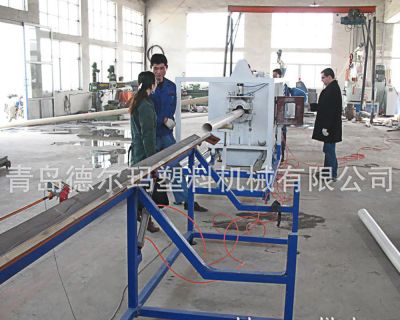 青島德?tīng)柆斔芰蠙C(jī)械有限公司