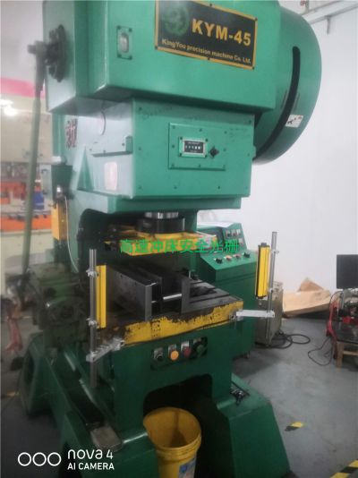 東莞市鑫贛機(jī)床維修有限公司